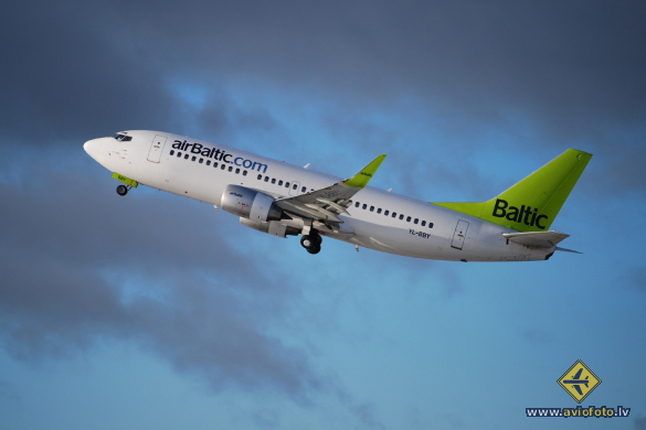 Boeing 737-36Q