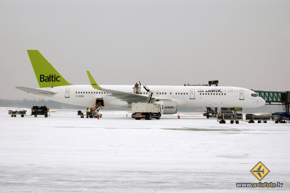 Boeing 757-256