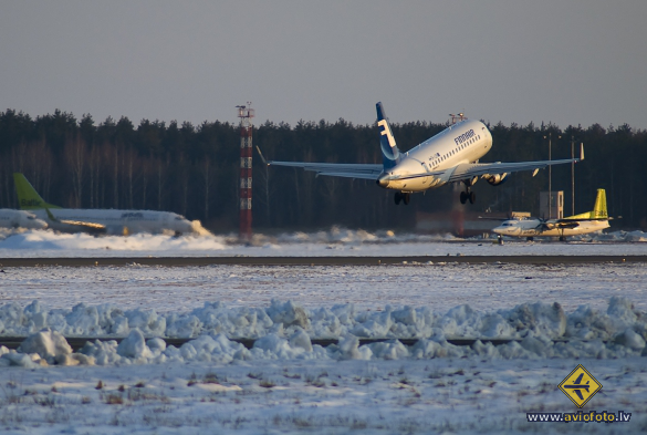 Embraer 170STD (ERJ-170-100STD)
