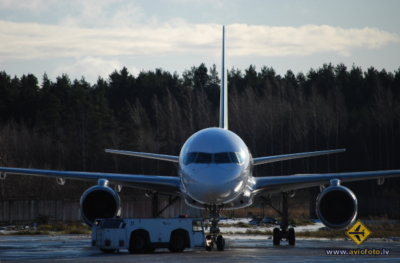 Boeing 757-256