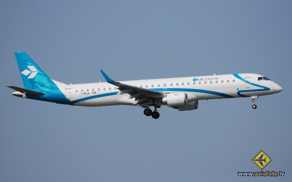 Embraer 195LR (ERJ-190-200LR)