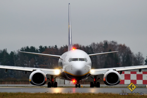 Boeing 737-8AS
