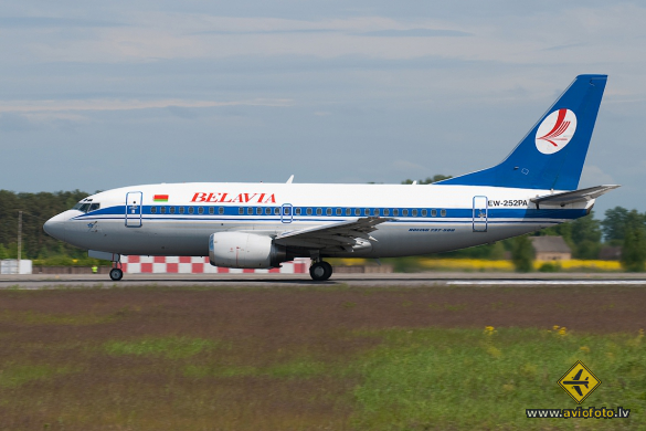 Boeing 737-524
