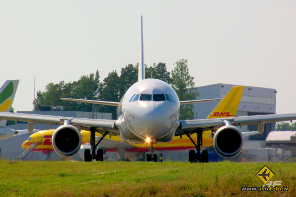 Airbus A321-211