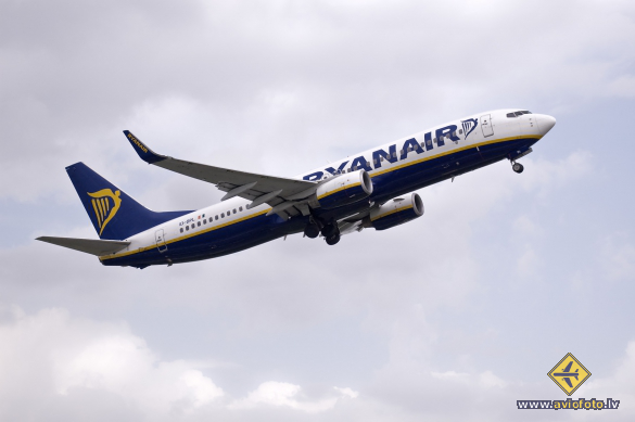 Boeing 737-8AS