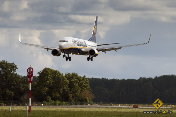 Boeing 737-8AS