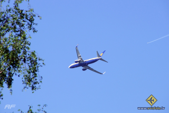 Boeing 737-8AS