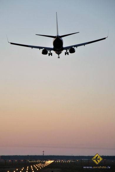 Boeing 737-8AS