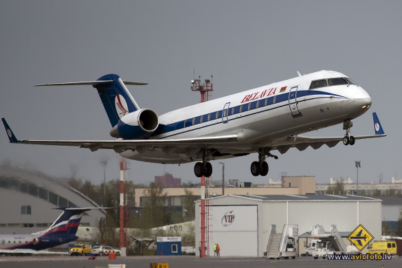 Bombardier CRJ-100ER (CL-600-2B19)