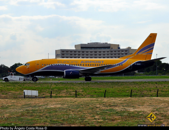 Boeing 737-38B