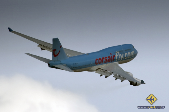 Boeing 747-422