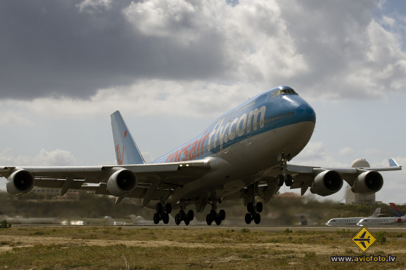 Boeing 747-422