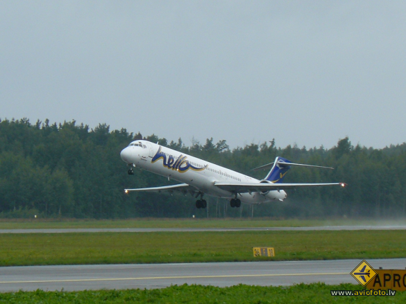 McDonnell Douglas MD-90-30
