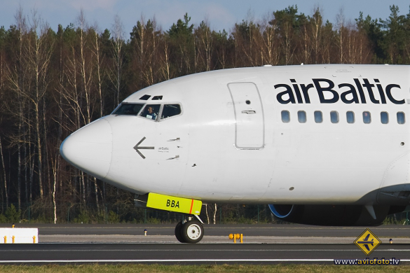 Boeing 737-505