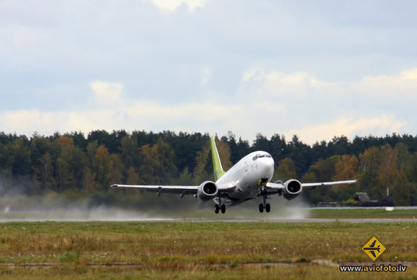 Boeing 737-522