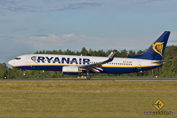 Boeing 737-8AS