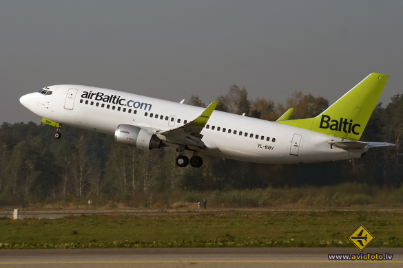Boeing 737-36Q