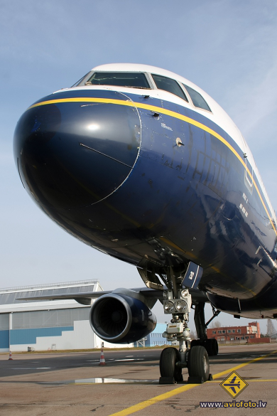 Boeing 757-28A