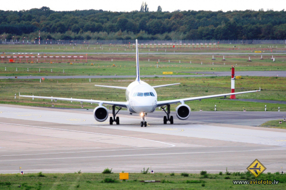 Airbus A320-211