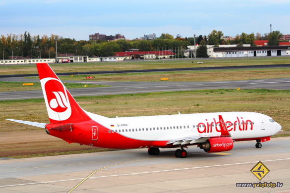 Boeing 737-86J