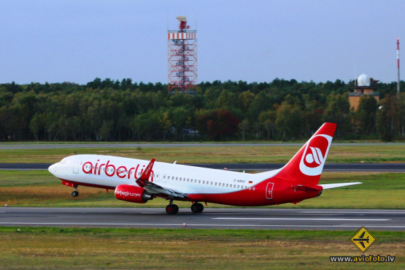 Boeing 737-86J