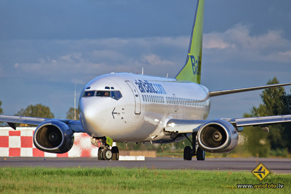 Boeing 737-36Q