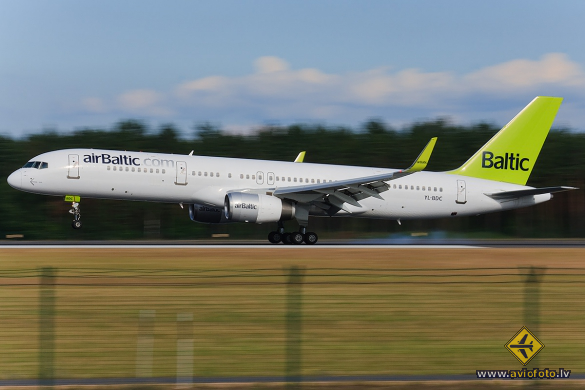 Boeing 757-256