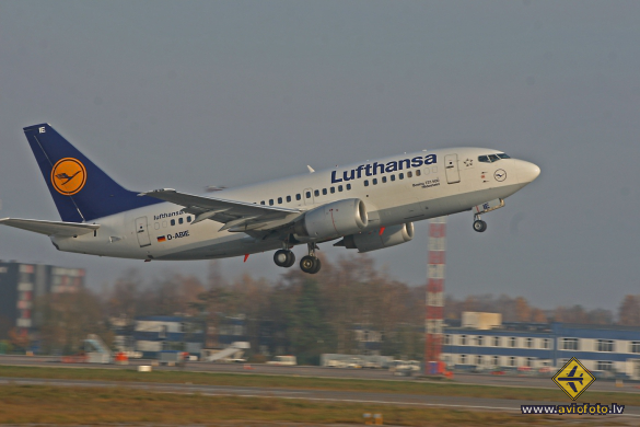 Boeing 737-530
