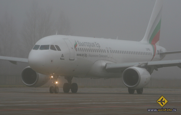 Airbus A320-214