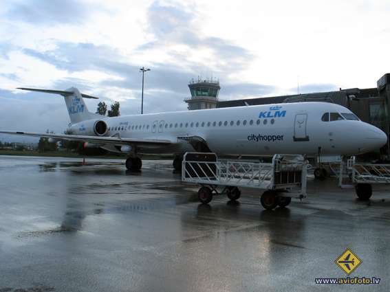 Fokker 100 (F-28-0100)