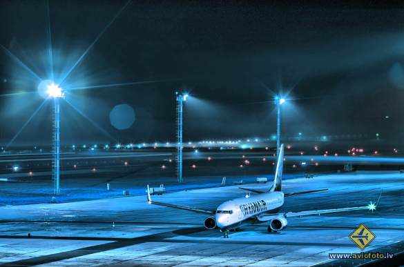Boeing 737-8AS