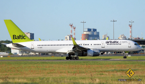 Boeing 757-256