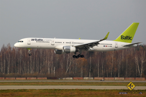 Boeing 757-256