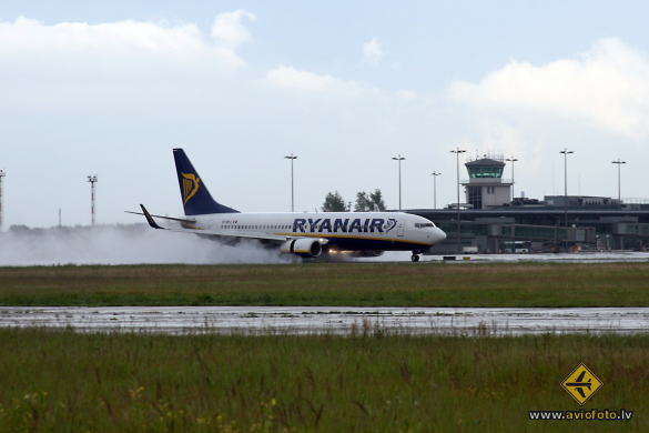 Boeing 737-8AS