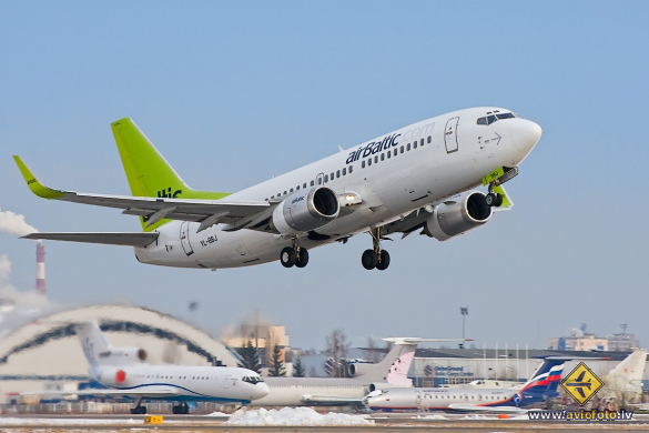 Boeing 737-36Q
