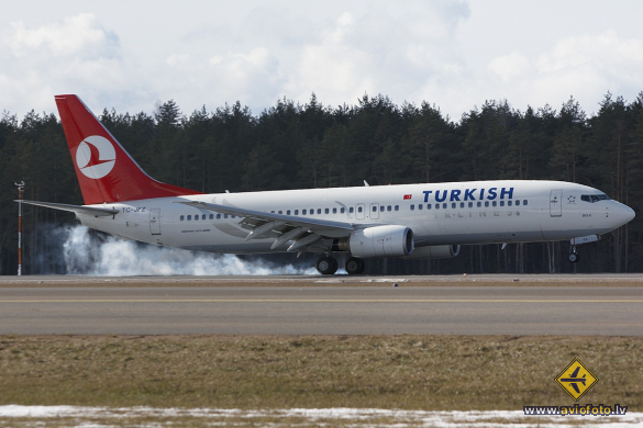 Boeing 737-8F2