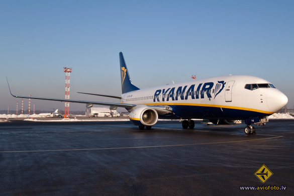 Boeing 737-8AS