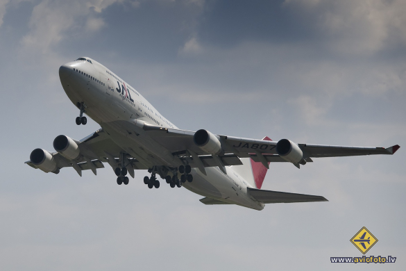 Boeing 747-446