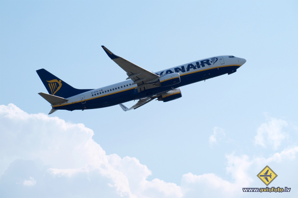 Boeing 737-8AS