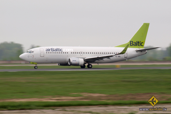 Boeing 737-33V