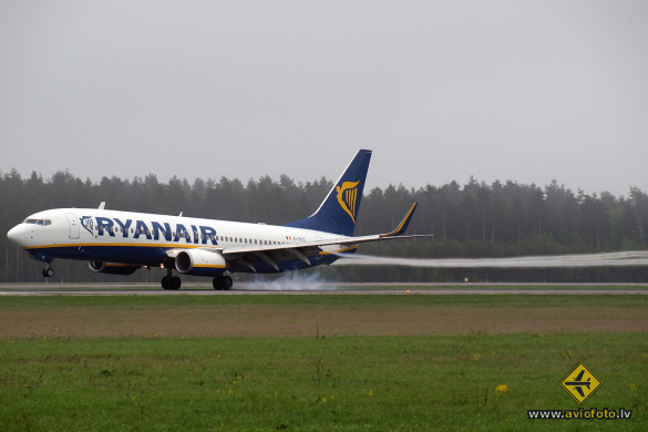 Boeing 737-8AS