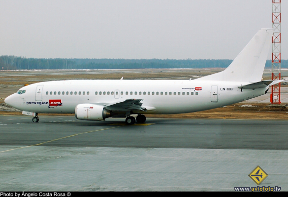 Boeing 737-3K2
