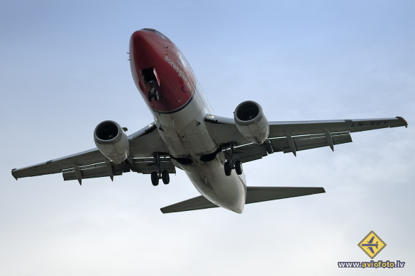 Boeing 737-33S