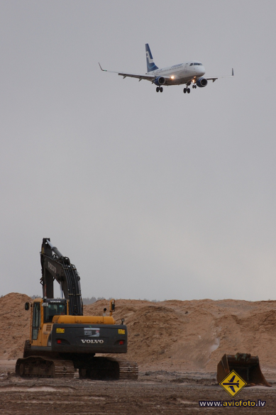 Embraer 170STD (ERJ-170-100STD)