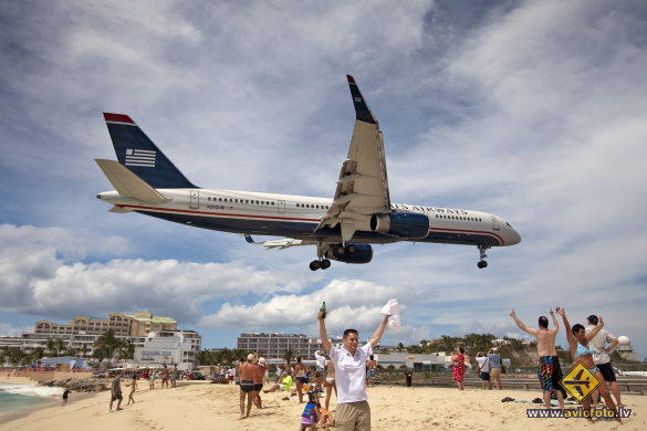 Boeing 757-2B7