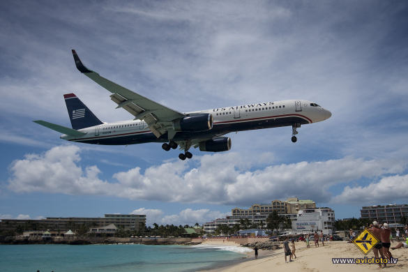 Boeing 757-2B7