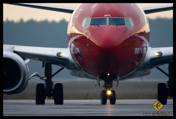 Boeing 737-8Q8