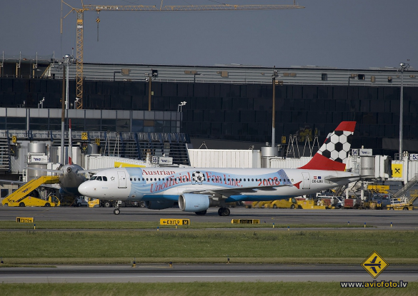 Airbus A320-214