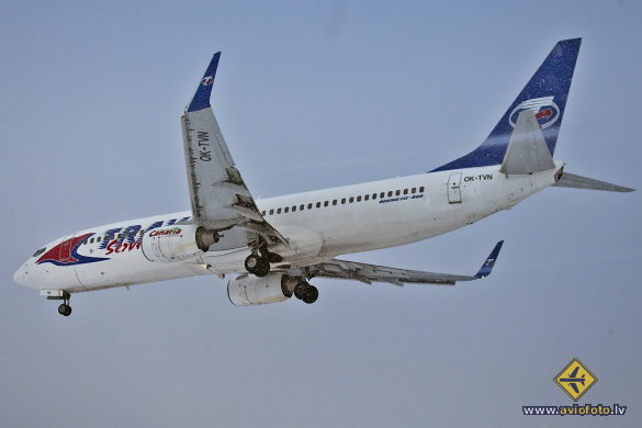 Boeing 737-8BK
