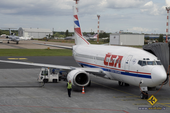 Boeing 737-59D